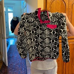 Excellent like new condition Patagonia fleece!!